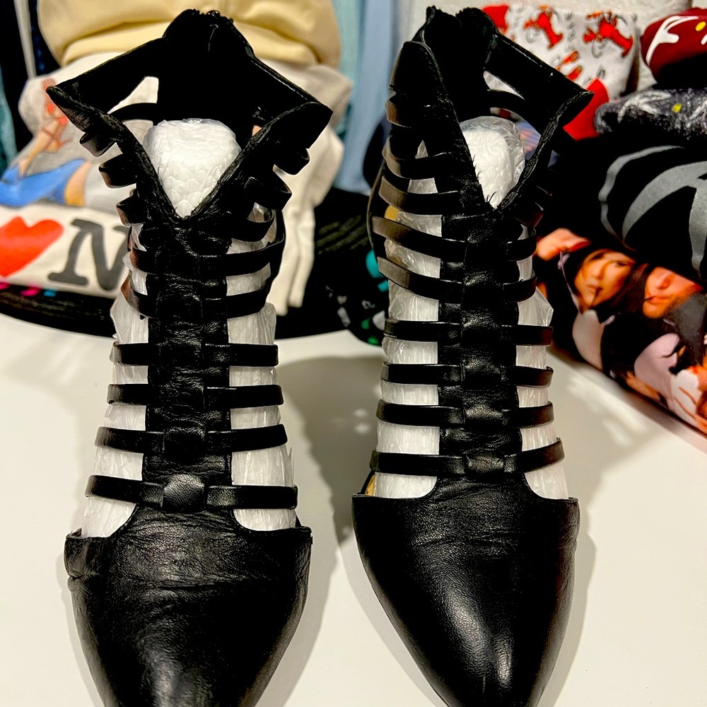 Jessica Simpson black 👠 shoes. Very comfortable.🫶🏻💝